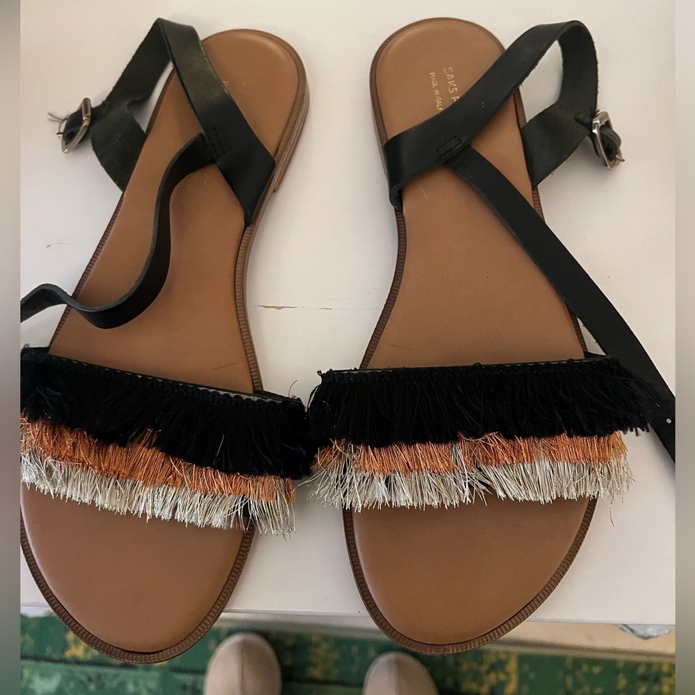 SAKS FIFTH AVENUE metallic sandals size 7